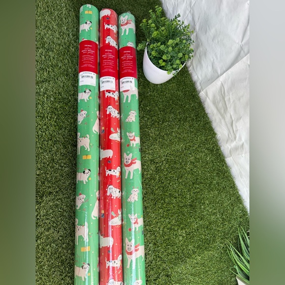 FRINGE heavy weight Christmas Gift Wrap Paper Roll
Lot of 3 New puppy dog design - Picture 6 of 12